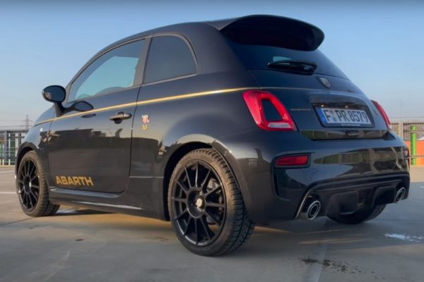 Video: Abarth 595 Scorpioneoro Test | The Car Crash Review